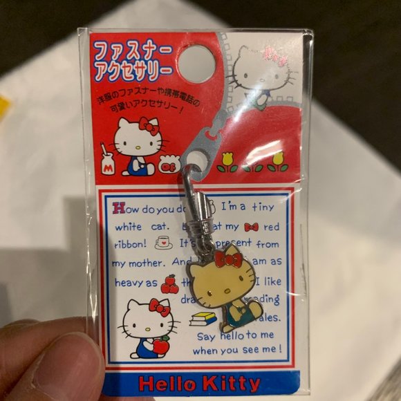 Vintage 2000 Lot of 4 Hello Kitty Charms - Picture 7 of 9